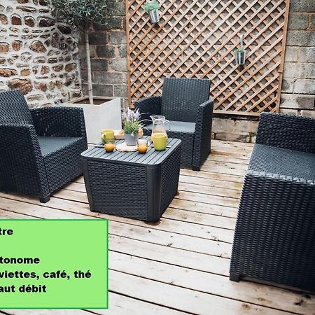 Superbe Appartement Avec Terrasse Au Calme Ernee Ngoại thất bức ảnh