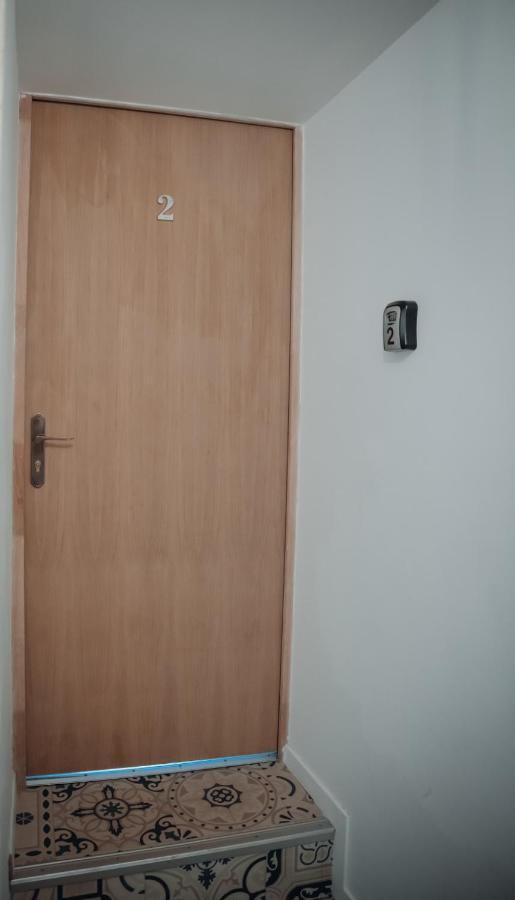 Superbe Appartement Avec Terrasse Au Calme Ernee Ngoại thất bức ảnh