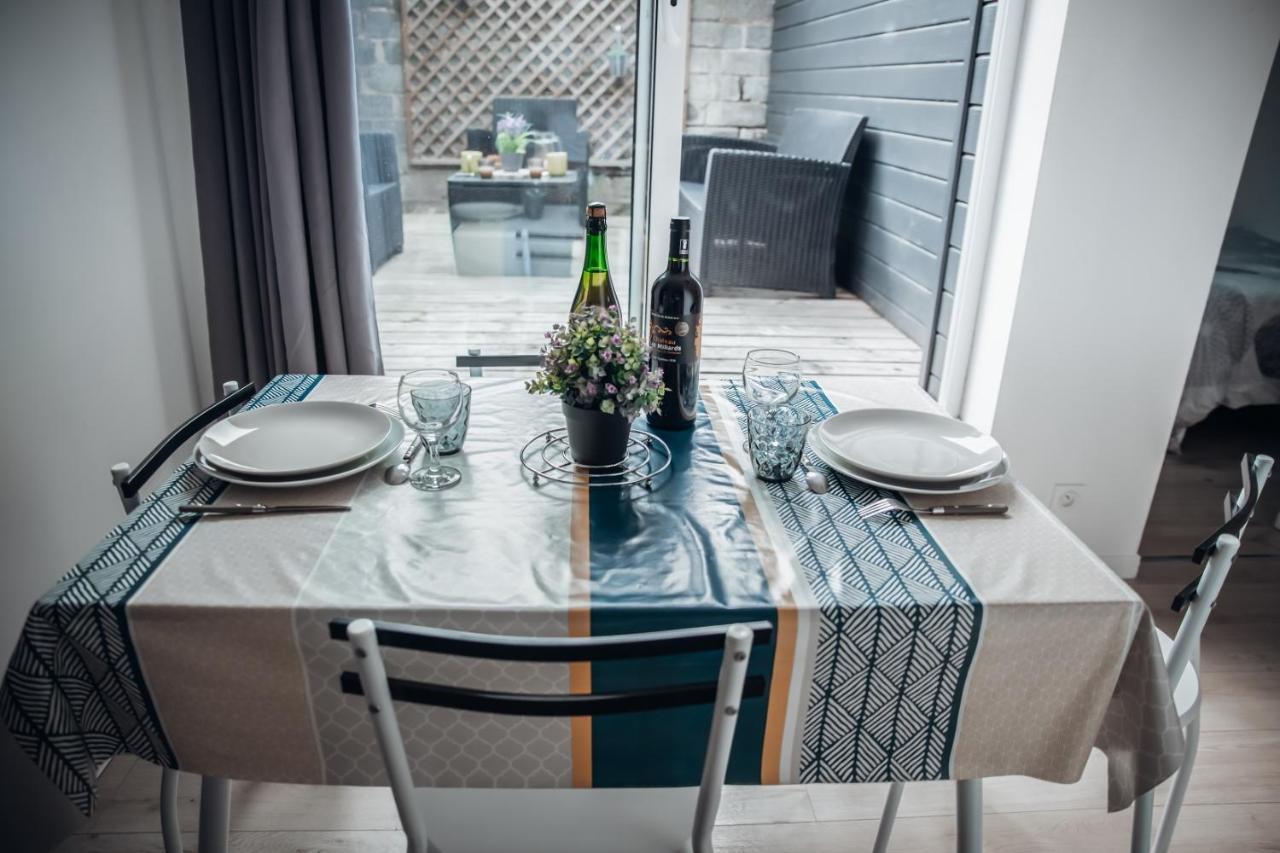 Superbe Appartement Avec Terrasse Au Calme Ernee Ngoại thất bức ảnh