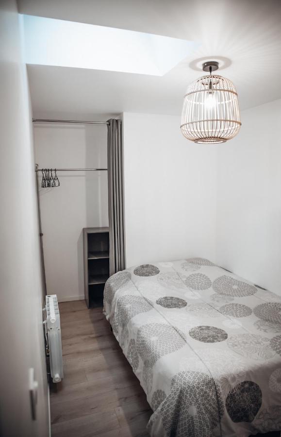 Superbe Appartement Avec Terrasse Au Calme Ernee Ngoại thất bức ảnh