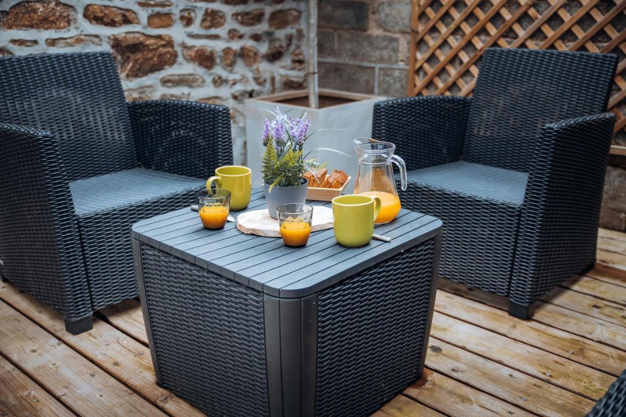 Superbe Appartement Avec Terrasse Au Calme Ernee Ngoại thất bức ảnh