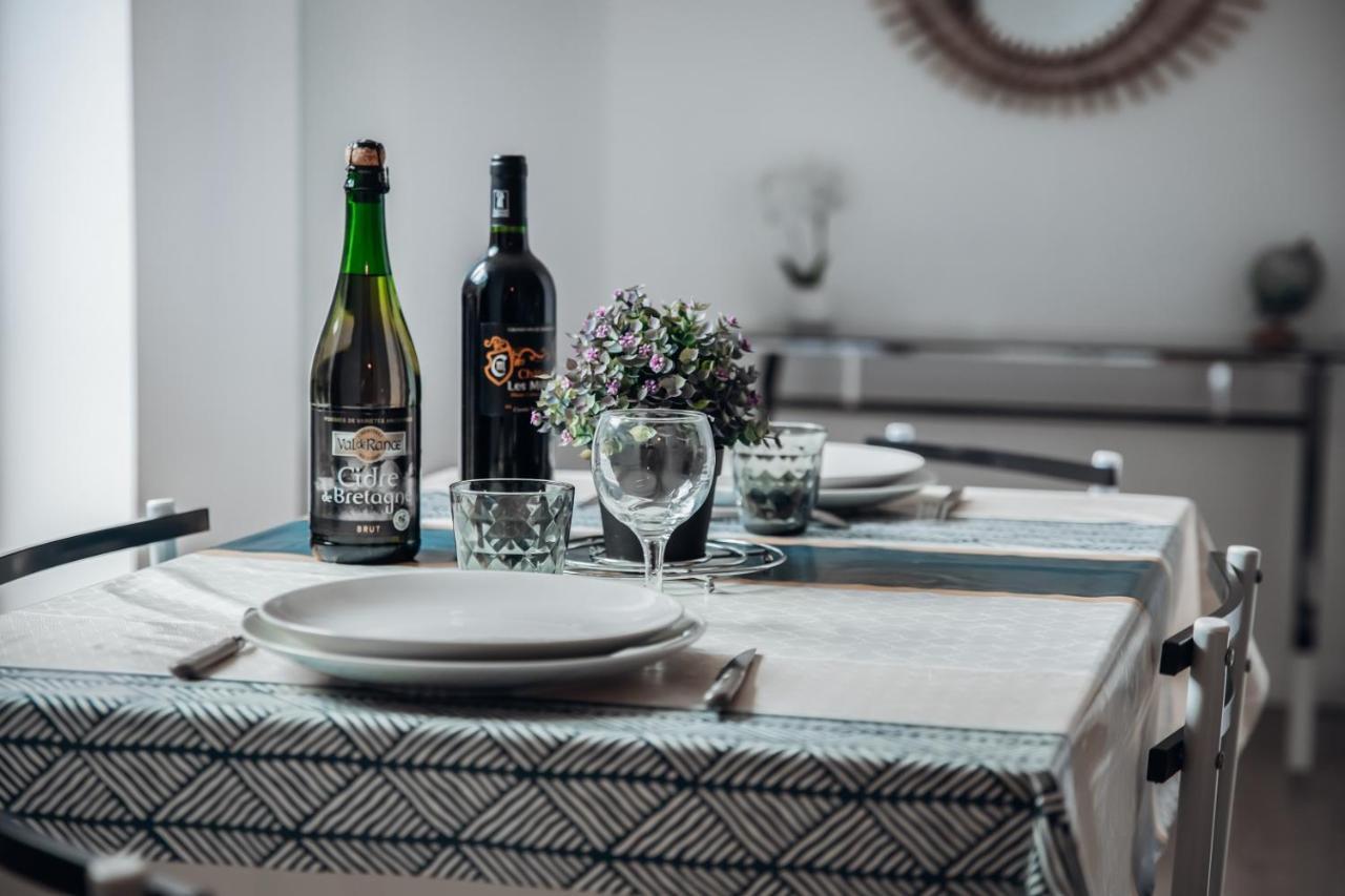 Superbe Appartement Avec Terrasse Au Calme Ernee Ngoại thất bức ảnh