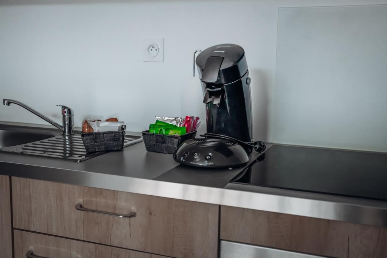 Superbe Appartement Avec Terrasse Au Calme Ernee Ngoại thất bức ảnh