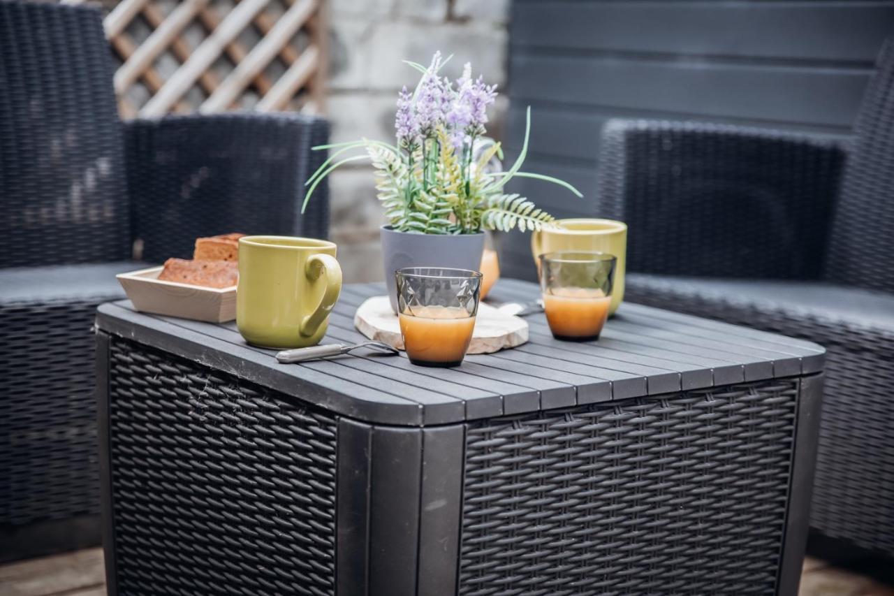 Superbe Appartement Avec Terrasse Au Calme Ernee Ngoại thất bức ảnh